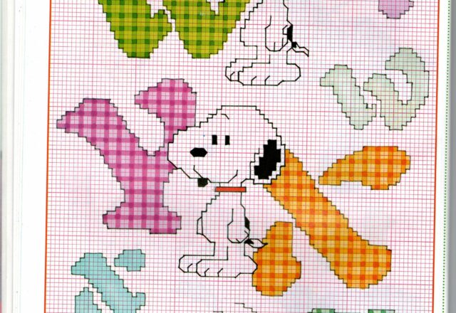 Alfabeto punto croce con il simpatico Snoopy personaggio Peanuts (8)