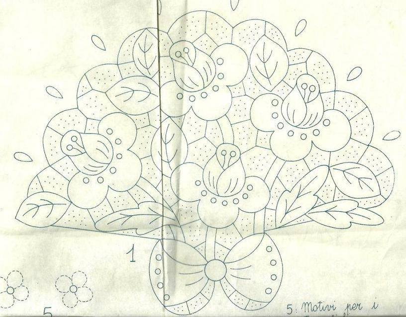 disegno da ricamare ventaglio di fiori