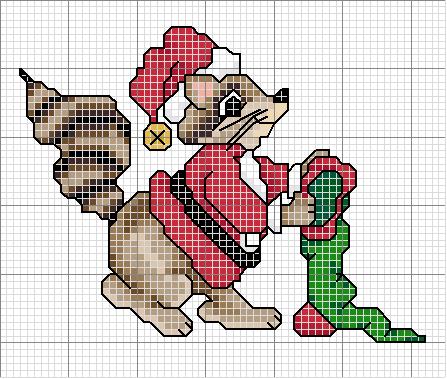 schema punto croce piccolo scoiattolo con calza di natale